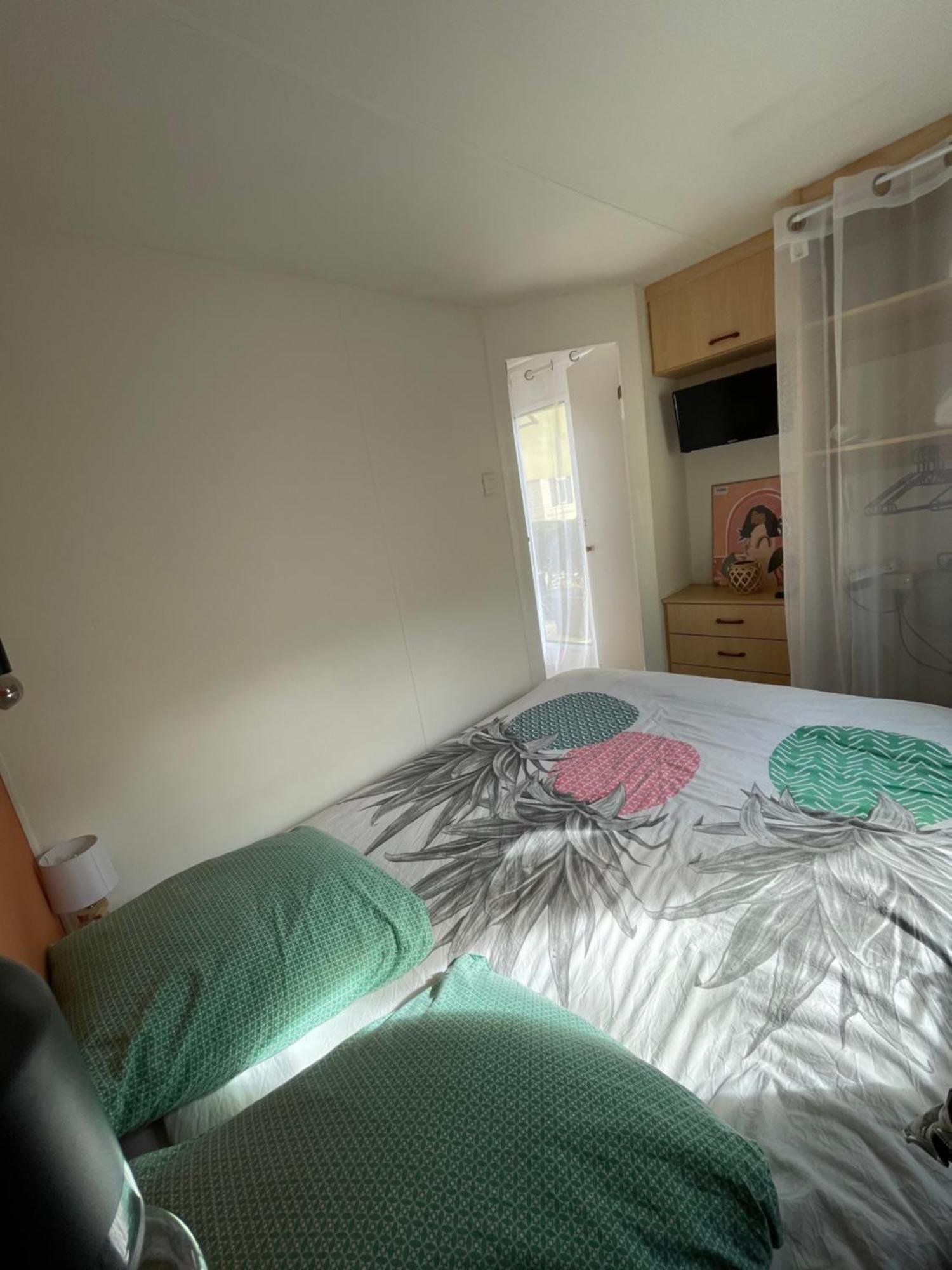 Camping Des Acacias Saint-Paulet-de-Caisson Eksteriør billede